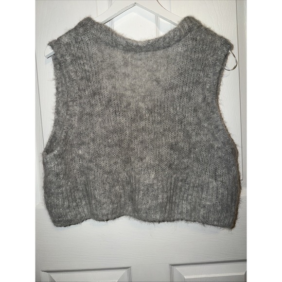Free People Gray Crop Alpaca Loop Knit Sweater Size M V Neck Sleeveless - Picture 4 of 6